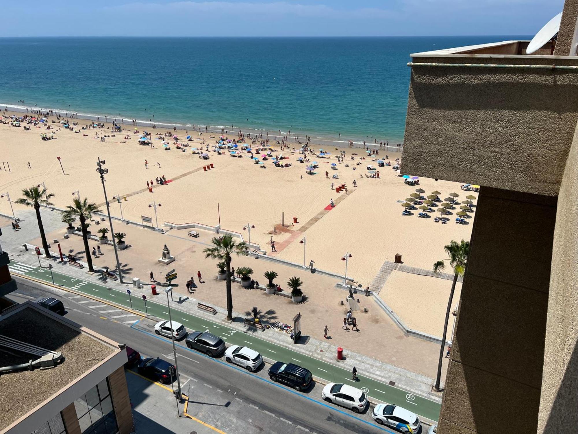 Atico Primera Linea De Playa. Cadiz Exterior photo